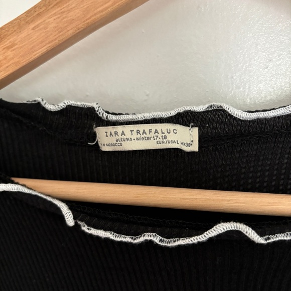 Zara black long sleeve fitted top with contrast ruffled hems size large - Picture 4 of 5